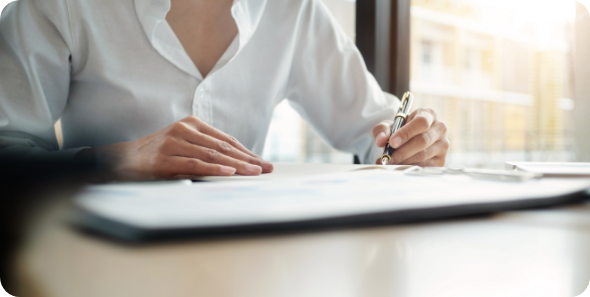 Tłumacz K. Orzechowska-Lechniak w biurze w Warszawie